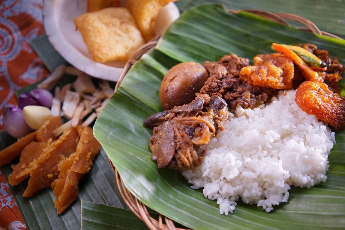 10 Alasan Mengapa Gudeg Luar Biasa: Kuliner Legendaris yang Memikat Selera