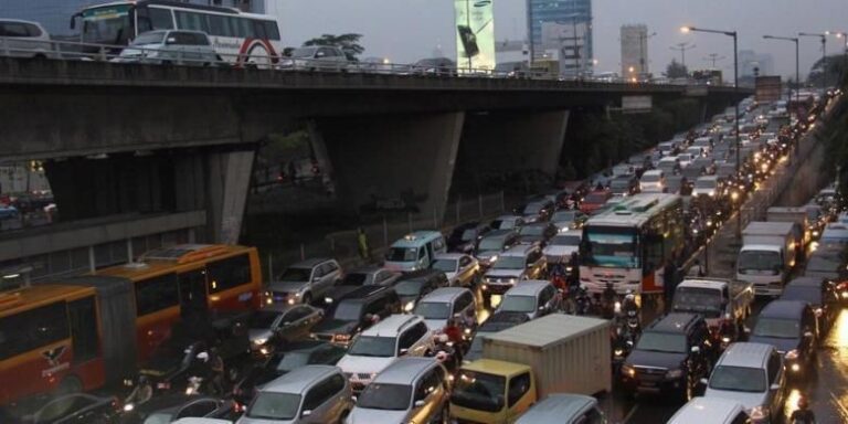Ganjil genap di 25 titik ruas Jakarta dinonaktifkan di hari pertama
