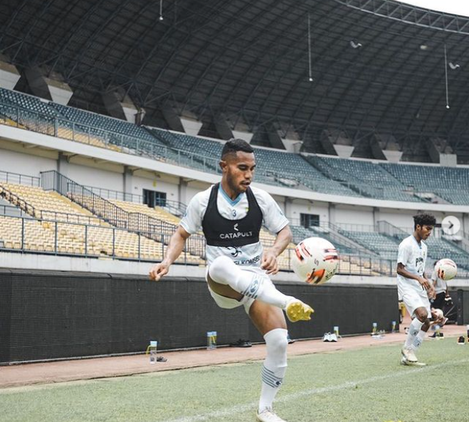 5 Tim Luar Dari 3 Negara Minat Dengan Bek Persib Bandung Ardi Idrus