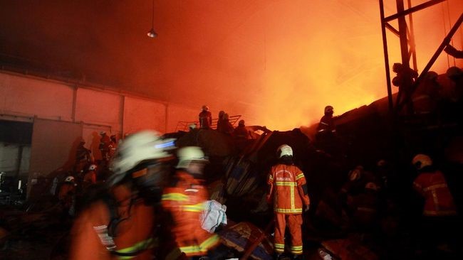 Ratusan kios di pasar Leles Garut Terbakar