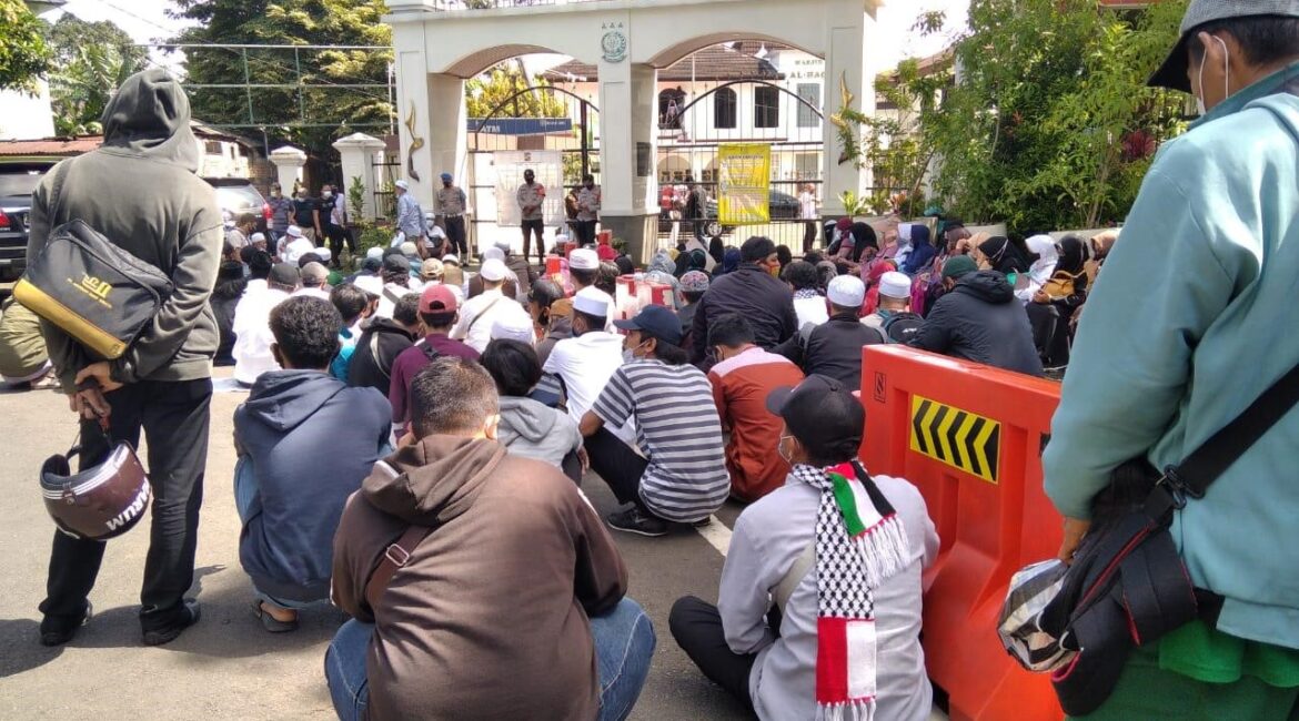 Umat islam datangi DPRD Kota Bogor!