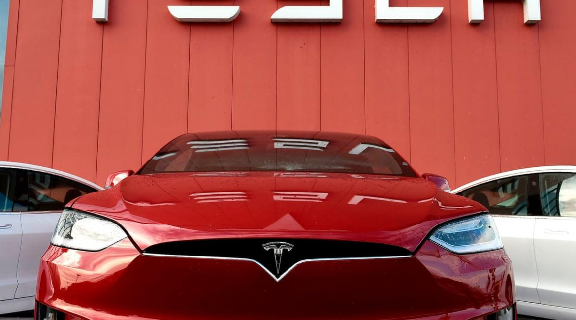 Tesla Akhirnya Mulai Mengirimkan Full Self-Driving Versi Beta 9 Setelah Penundaan yang Lama