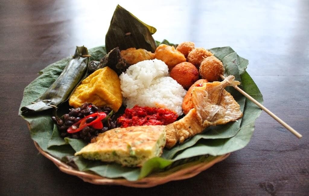 Nasi Jamblang Ibu Nur, Kuliner Legendaris Khas Cirebon