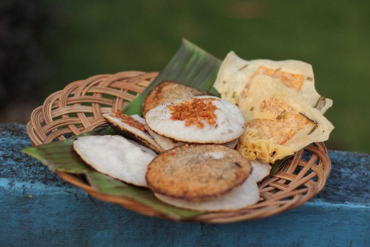 makanan khas bandung yang ketiga yaitu surabi