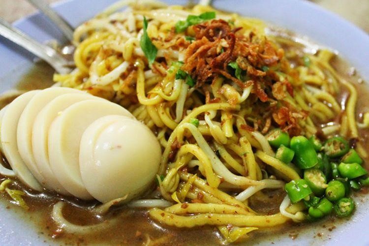 makanan khas batam yang pertama yaitu mie lendir