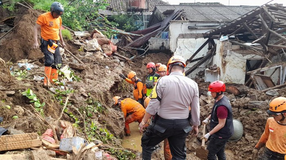 Longsor di Cijeruk Bogor, 3 Orang Ditemukan Meninggal Dunia Dan 1 Korban Belum Ditemukan