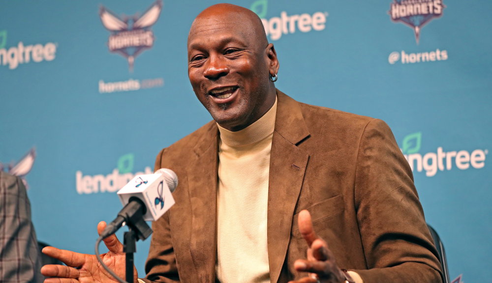 Michael Jordan Akan Menentukan Siapa yang Layak jadi Pelatih Charlotte Hornets-1Michael Jordan Akan Menentukan Siapa yang Layak jadi Pelatih Charlotte Hornets-1