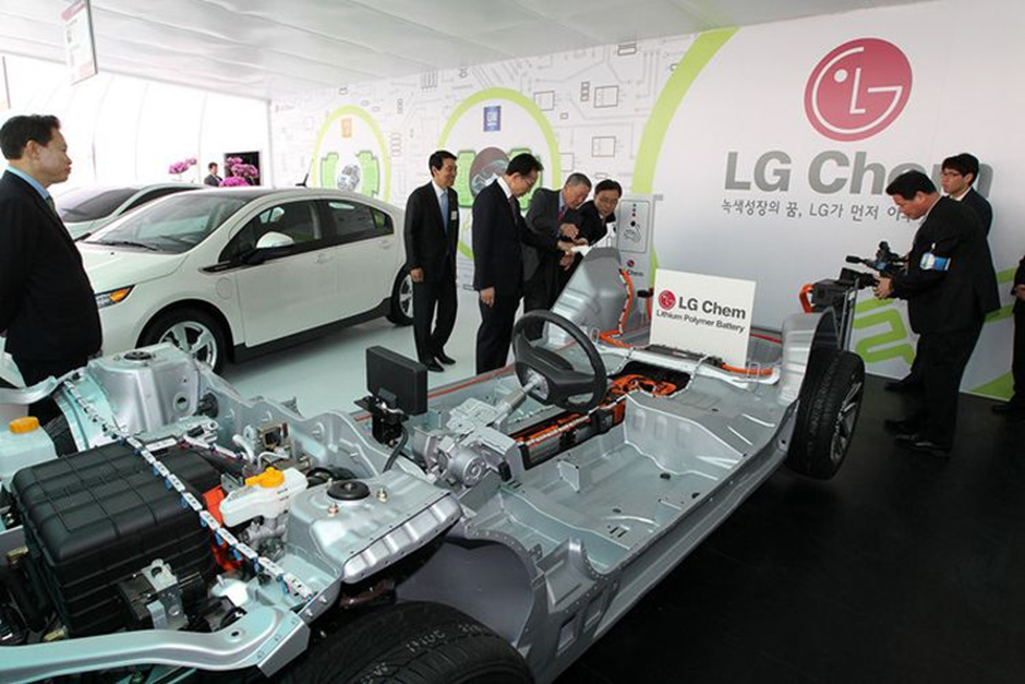 Presiden Jokowi Resmikan Proyek Baterai Listrik LG di Batang