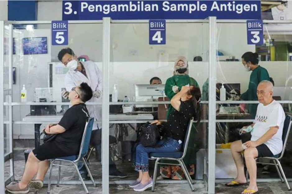 RESMI! Daftar Aturan Terbaru Pelonggaran Prokes, Lepas Masker Hingga Hapus PCR