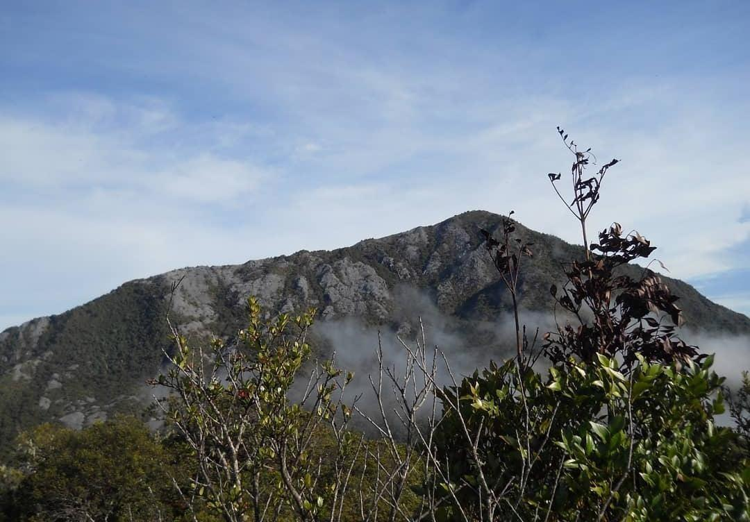 Gunung Binaiya