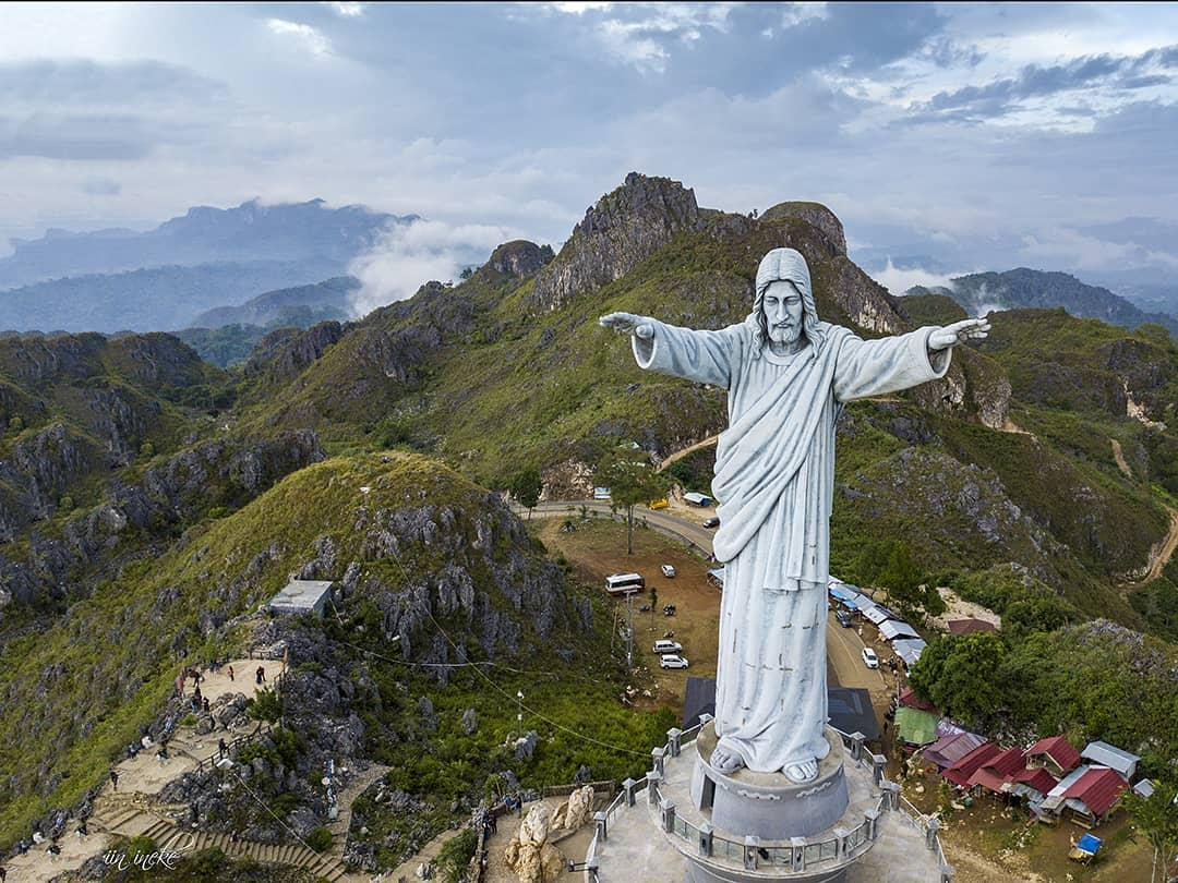 Patung Yesus Toraja